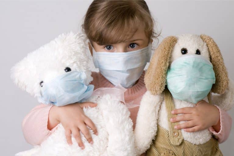 enfant malade masque contagion contamination