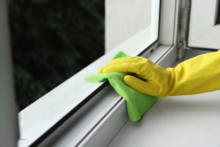 comment nettoyer les rails de fenêtres