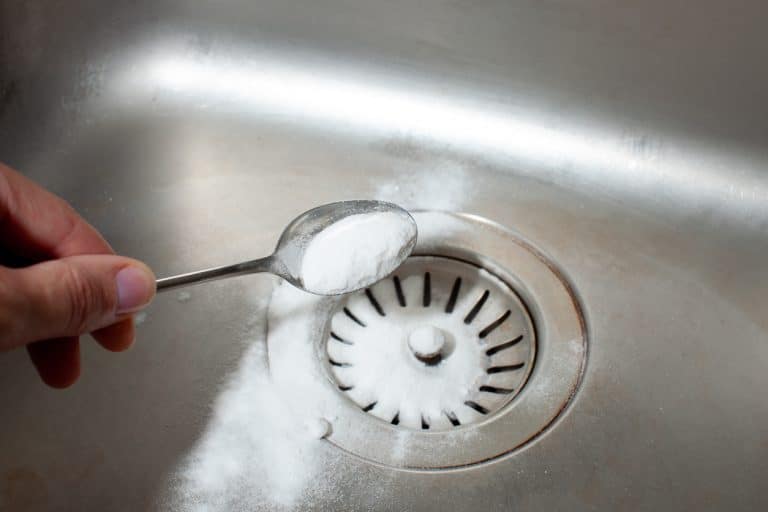 bicarbonate pour désodoriser une canalisation et déboucher un bouchon de tuyauterie