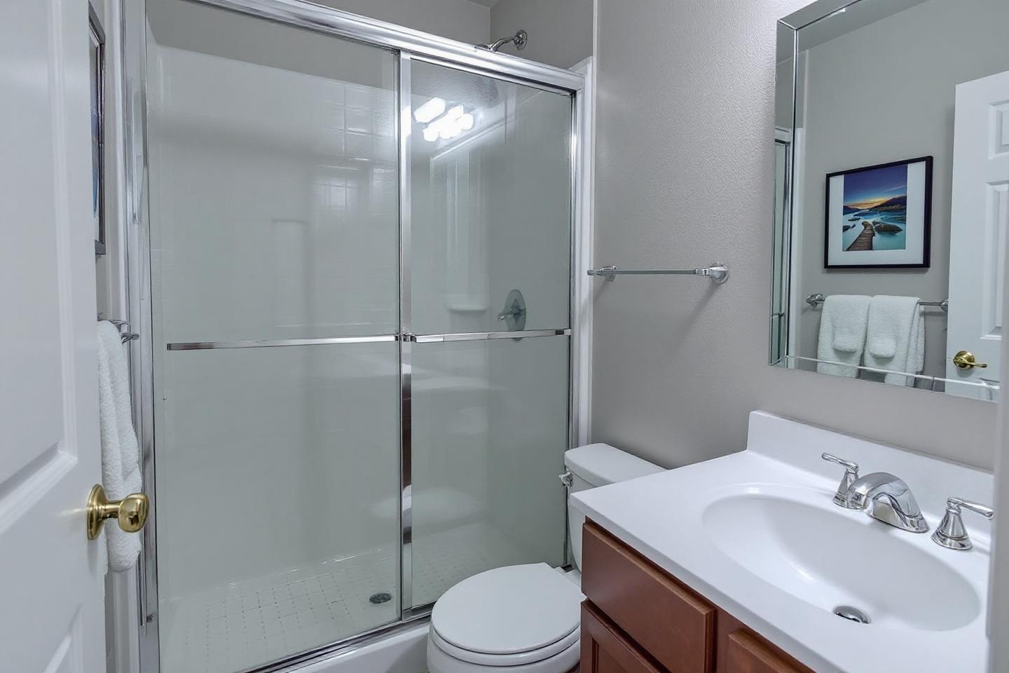 L’astuce ménage méconnue à faire d’urgence dans la salle de bain pour économiser sur la facture et garder la maison fraîche tout l’été
