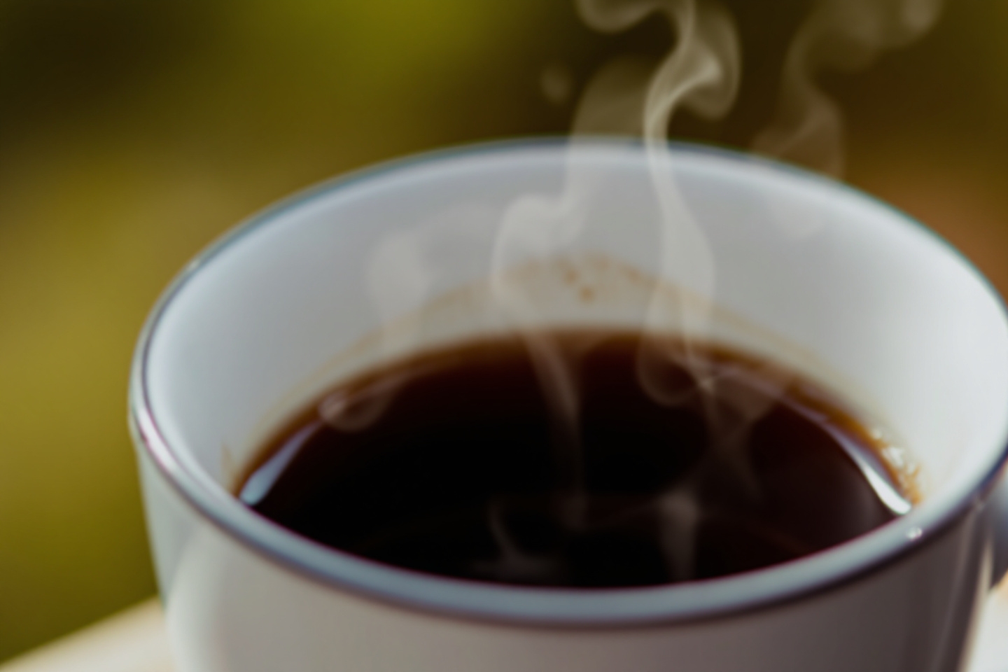 Micro-ondes, bouilloire, casserole : qui consomme le plus pour faire chauffer de l’eau ?