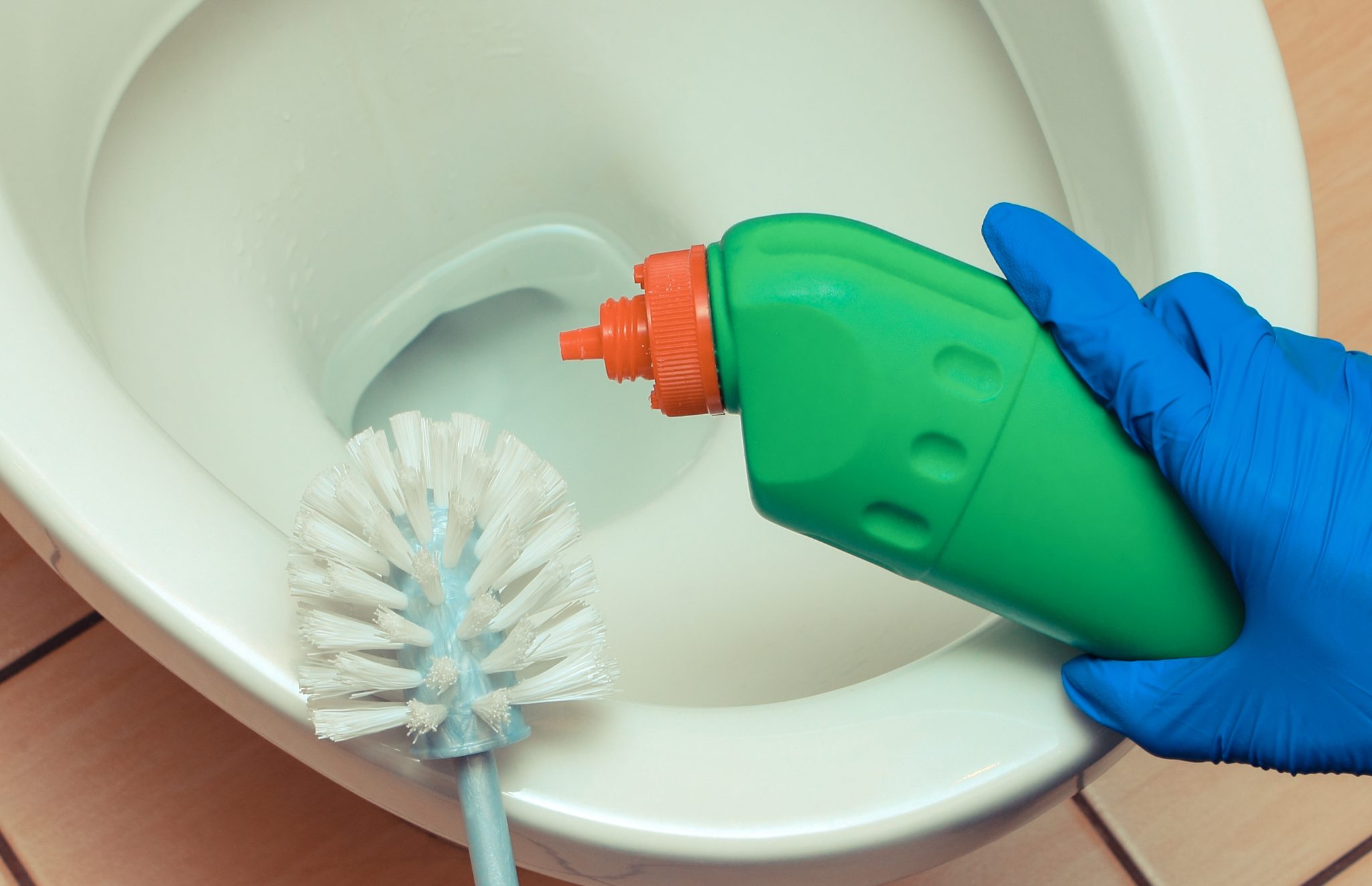Mélanges dangereux et risques méconnus : ce que les experts alertent sur la javel